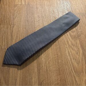 Brooks Brothers Makers Men’s Silk Tie Navy Blue/Gold Made In USA